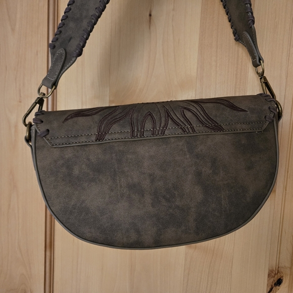Disturbia Brown Crossbody Bag - Picture 10 of 16